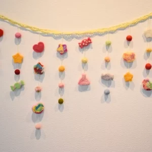 羊毛フェルトガーランド　ポップ fg-13