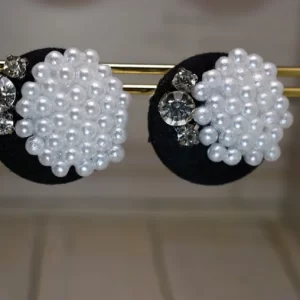 パールがいっぱいのビジューピアス♡モノトーン♡黒♡丸い大ぶりピアス kb-4