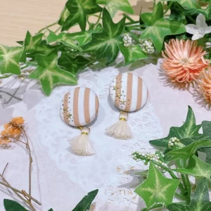 くるみボタンピアス　ゆらゆらパール　kb-44